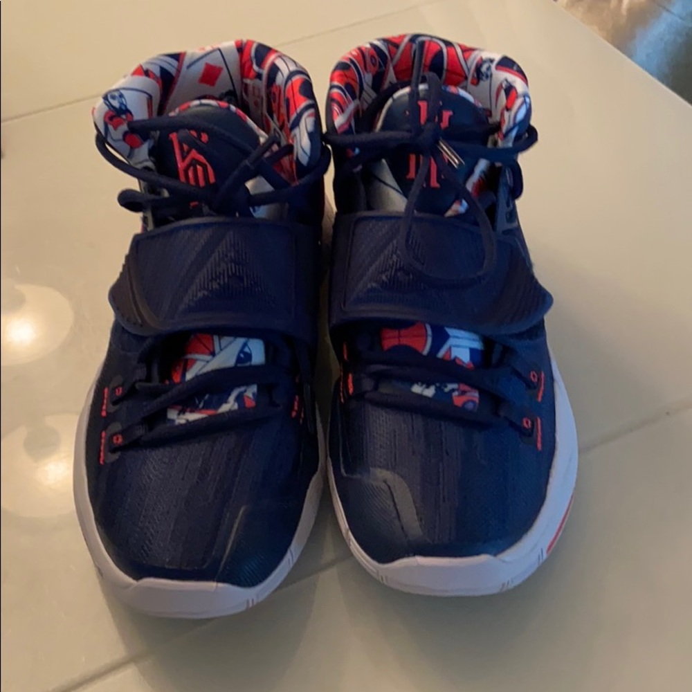 Mens Kyrie Sneakers